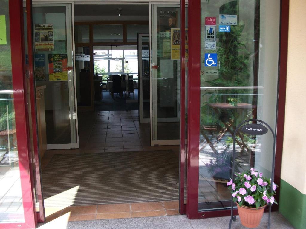 Elgersburg Hotel Am Wald -Garni- מראה חיצוני תמונה