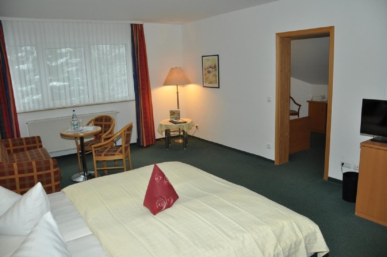 Elgersburg Hotel Am Wald -Garni- מראה חיצוני תמונה