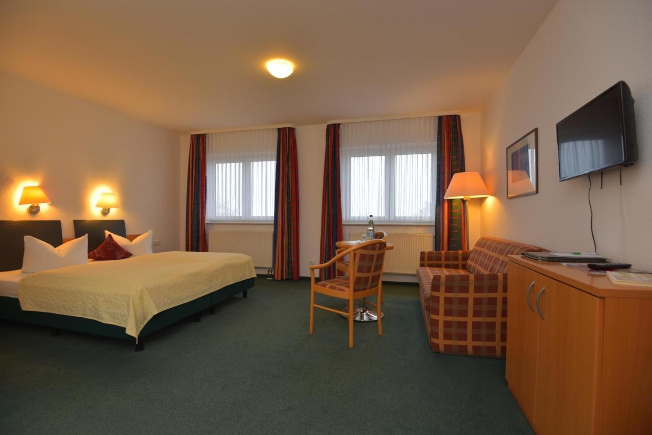 Elgersburg Hotel Am Wald -Garni- מראה חיצוני תמונה